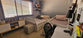 Se vende espaciosa casa con terraza en Santa Ana 26-174 Se vende espaciosa casa con terraza en Santa Ana 26-174