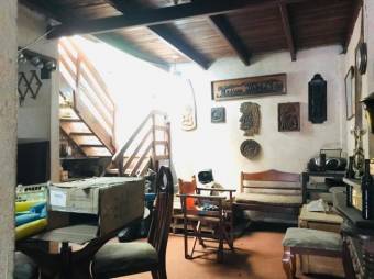 Se vende espaciosa casa con uso mixto en Heredia 25-986 Se vende espaciosa casa con uso mixto en Heredia 25-986