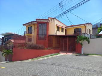 Se vende propiedad con casa y apartamento en Mata de Plátano 24-1718