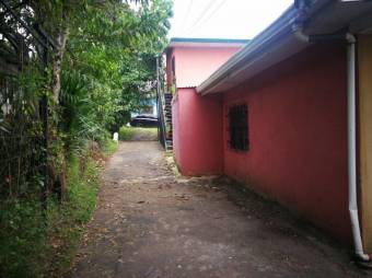 Se vende propiedad con 3 casas en San Isidro Heredia 23-1450 Se vende propiedad con 3 casas en San Isidro Heredia 23-1450