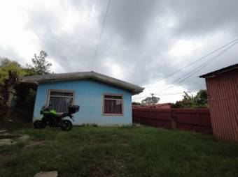 Se vende propiedad con 3 casas en San Isidro Heredia 23-1450 Se vende propiedad con 3 casas en San Isidro Heredia 23-1450