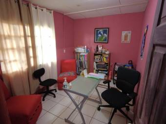 Se vende propiedad con 3 casas en San Isidro Heredia 23-1450 Se vende propiedad con 3 casas en San Isidro Heredia 23-1450