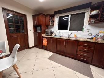 Se vende espaciosa casa con terraza en condominio de Ulloa Heredia 25-1188 Se vende espaciosa casa con terraza en condominio de Ulloa Heredia 25-1188