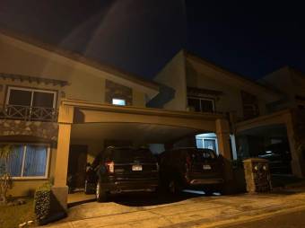 Se vende espaciosa casa con terraza en condominio de Ulloa Heredia 25-1188 Se vende espaciosa casa con terraza en condominio de Ulloa Heredia 25-1188