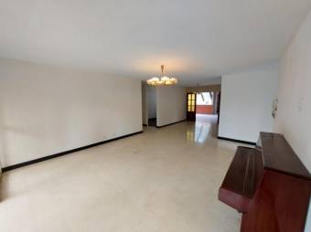 Se vende espaciosa casa con patio en Guadalupe, San José 25-404 Se vende espaciosa casa con patio en Guadalupe, San José 25-404