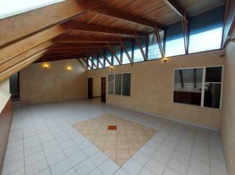 Se vende espaciosa casa con patio en Guadalupe, San José 25-404 Se vende espaciosa casa con patio en Guadalupe, San José 25-404