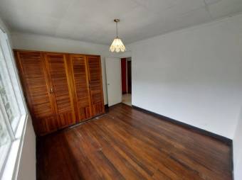 Se vende espaciosa casa con patio en Guadalupe, San José 25-404 Se vende espaciosa casa con patio en Guadalupe, San José 25-404