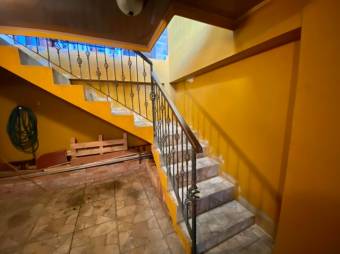 Se vende espaciosa casa de 2 plantas en Guadalupe San José 25-648 Se vende espaciosa casa de 2 plantas en Guadalupe San José 25-648