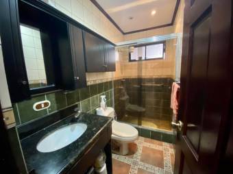 Se vende espaciosa casa de 2 plantas en Guadalupe San José 25-648 Se vende espaciosa casa de 2 plantas en Guadalupe San José 25-648