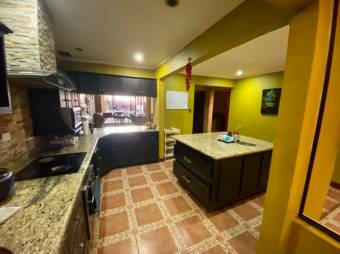 Se vende espaciosa casa de 2 plantas en Guadalupe San José 25-648 Se vende espaciosa casa de 2 plantas en Guadalupe San José 25-648