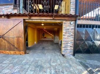 Se vende espaciosa casa de 2 plantas en Guadalupe San José 25-648 Se vende espaciosa casa de 2 plantas en Guadalupe San José 25-648