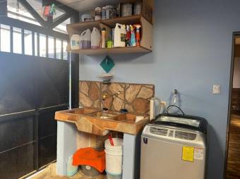 Se vende espaciosa casa con patio y terraza en Ipis San José 25-588 Se vende espaciosa casa con patio y terraza en Ipis San José 25-588