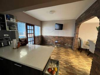 Se vende espaciosa casa con patio y terraza en Ipis San José 25-588 Se vende espaciosa casa con patio y terraza en Ipis San José 25-588