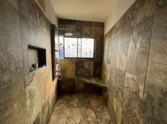 Se vende espaciosa casa con patio y terraza en Ipis San José 25-588 Se vende espaciosa casa con patio y terraza en Ipis San José 25-588