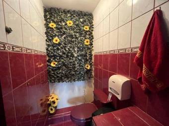 Se vende espaciosa casa con patio y terraza en Ipis San José 25-588 Se vende espaciosa casa con patio y terraza en Ipis San José 25-588