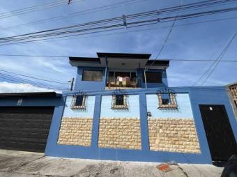 Se vende espaciosa casa con patio y terraza en Ipis San José 25-588