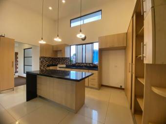 Se vende espaciosa casa con patio en Grecia Alajuela 25-518 Se vende espaciosa casa con patio en Grecia Alajuela 25-518