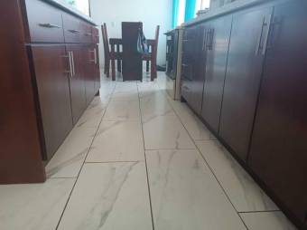 Se vende casa con lote de 1000m2 en Grecia de Alajuela 25-1166 Se vende casa con lote de 1000m2 en Grecia de Alajuela 25-1166