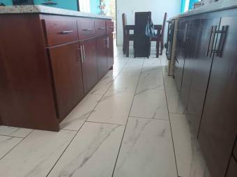 Se vende casa con lote de 1000m2 en Grecia de Alajuela 25-1166 Se vende casa con lote de 1000m2 en Grecia de Alajuela 25-1166