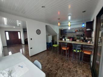 Se vende espaciosa casa con patio y terraza en Grecia Alajuela 25-279 Se vende espaciosa casa con patio y terraza en Grecia Alajuela 25-279