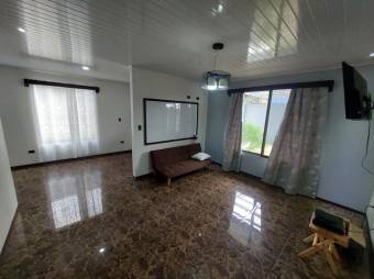 Se vende espaciosa casa con patio y terraza en Grecia Alajuela 25-279 Se vende espaciosa casa con patio y terraza en Grecia Alajuela 25-279