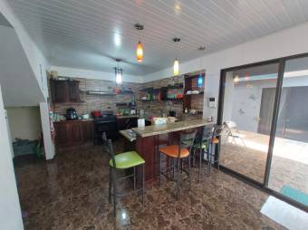 Se vende espaciosa casa con patio y terraza en Grecia Alajuela 25-279 Se vende espaciosa casa con patio y terraza en Grecia Alajuela 25-279