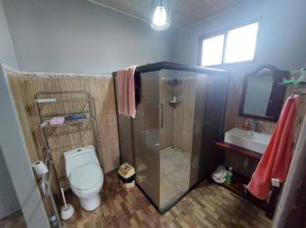 Se vende espaciosa casa con patio y terraza en Grecia Alajuela 25-279 Se vende espaciosa casa con patio y terraza en Grecia Alajuela 25-279