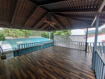 Se vende espaciosa casa con patio y terraza en Grecia Alajuela 25-279 Se vende espaciosa casa con patio y terraza en Grecia Alajuela 25-279