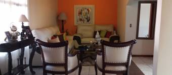 Se vende espaciosa casa con patio en San Francisco Heredia 24-582 Se vende espaciosa casa con patio en San Francisco Heredia 24-582