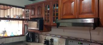 Se vende espaciosa casa con patio en San Francisco Heredia 24-582 Se vende espaciosa casa con patio en San Francisco Heredia 24-582