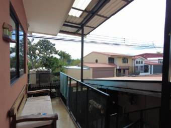 Se vende casa con 2 apartamentos para inversión en Santo Tomas Heredia 23-2209 Se vende casa con 2 apartamentos para inversión en Santo Tomas Heredia 23-2209