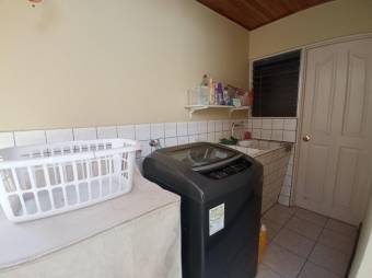 Se vende espaciosa casa con terraza en Mercedes San José 25-923 Se vende espaciosa casa con terraza en Mercedes San José 25-923