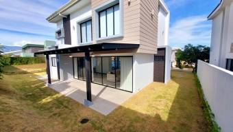 Se alquila lujosa casa con terraza en Grecia de Alajuela 25-1316