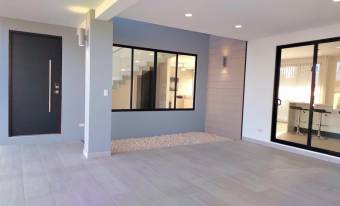 Se alquila lujosa casa con terraza en Grecia de Alajuela 25-1316