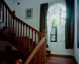 Se alquila espaciosa casa de 2 plantas en Carmen San José 25-1461