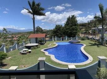 Se alquila moderna casa en condominio de San Ramon Alajuela 23-2847