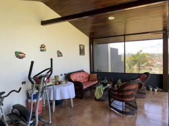 Se alquila moderna casa en condominio de San Ramon Alajuela 23-2847