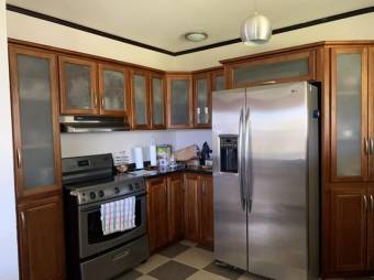 Se alquila moderna casa en condominio de San Ramon Alajuela 23-2847