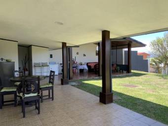 Se alquila moderna casa en condominio de San Ramon Alajuela 23-2847