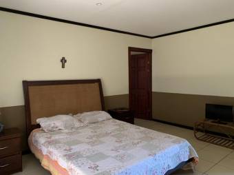 Se alquila moderna casa en condominio de San Ramon Alajuela 23-2847