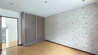 Se alquila lujosa casa amoblada en Santa Ana Centro 25-662