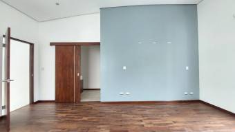 Se alquila lujosa casa amoblada en Santa Ana Centro 25-662