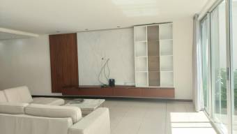 Se alquila lujosa casa amoblada en Santa Ana Centro 25-662