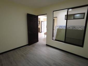 Se vende moderna casa con patio en San Rafael de Heredia 25 Se vende moderna casa con patio en San Rafael de Heredia 25