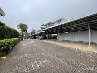 Se vende espacioso apartamento en condominio de San Antonio Escazú 26-162