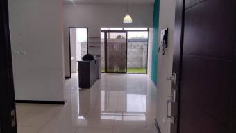 Se vende espaciosa casa en condominio de La Trinidad San José 26-352