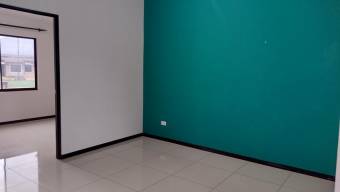 Se vende espaciosa casa en condominio de La Trinidad San José 26-352