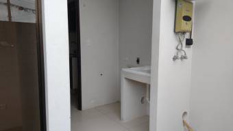 Se vende espaciosa casa en condominio de La Trinidad San José 26-352