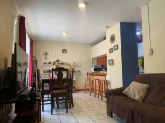 Se vende espaciosa casa en San Antonio de Escazú 25-1145