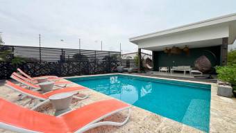 Se vende moederna casa con patio en San Antonio Escazú 25-1776 Se vende moederna casa con patio en San Antonio Escazú 25-1776